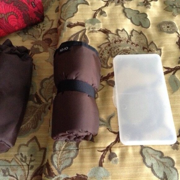 OIOI AUSTRALIA RED DAMASK HOBO DIAPER TOTE BAG, LN - Picture 2 of 6